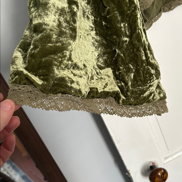 Vintage Bed jacket Free People Olive Velvet Tie-Front Blouse - Picture 8 of 16
